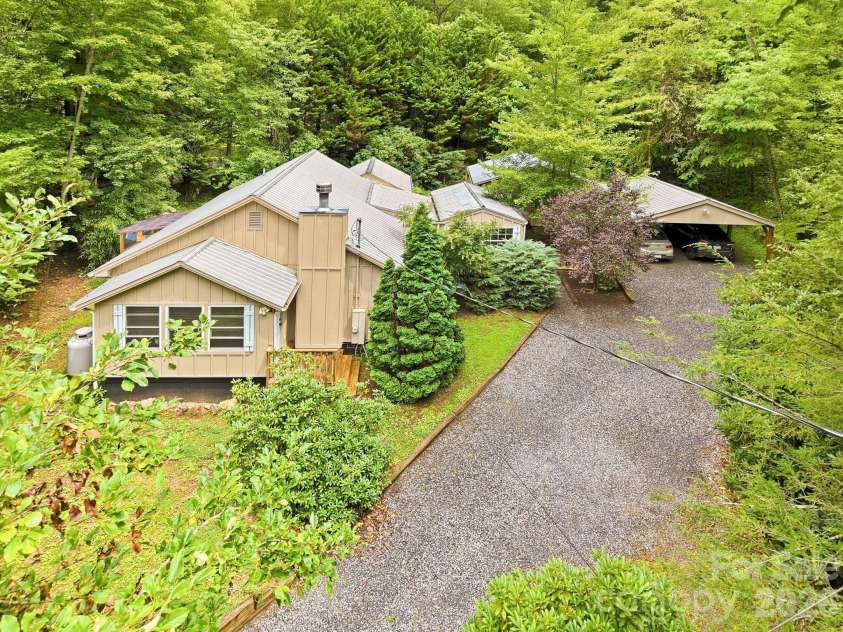98 Secluded Cove, Waynesville, NC 28785.  MLS# CAR4401533, YatesRealty ID 38273. 