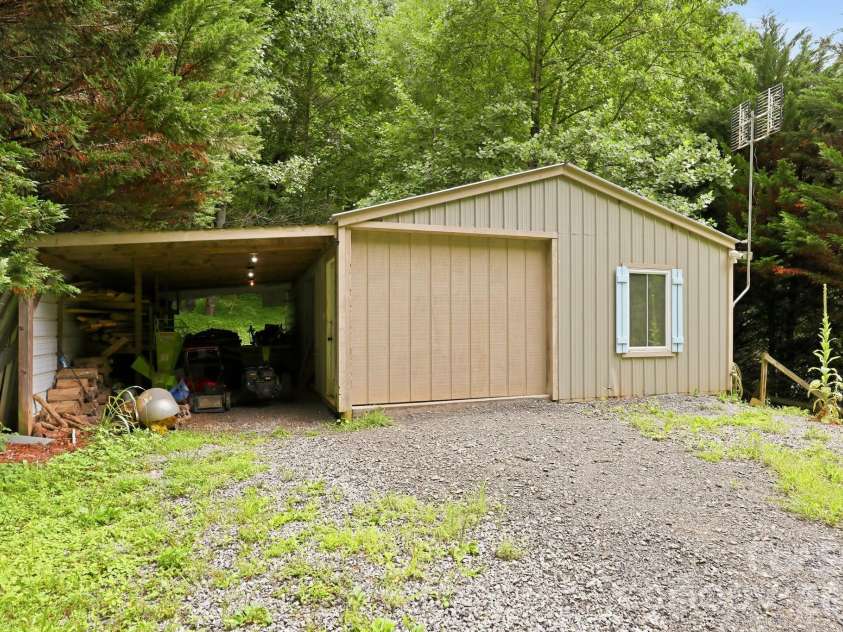 98 Secluded Cove, Waynesville, NC 28785.  MLS# CAR4401533, YatesRealty ID 38273. 