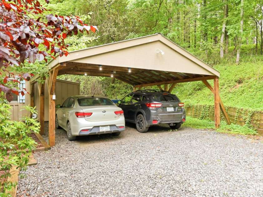 98 Secluded Cove, Waynesville, NC 28785.  MLS# CAR4401533, YatesRealty ID 38273. 