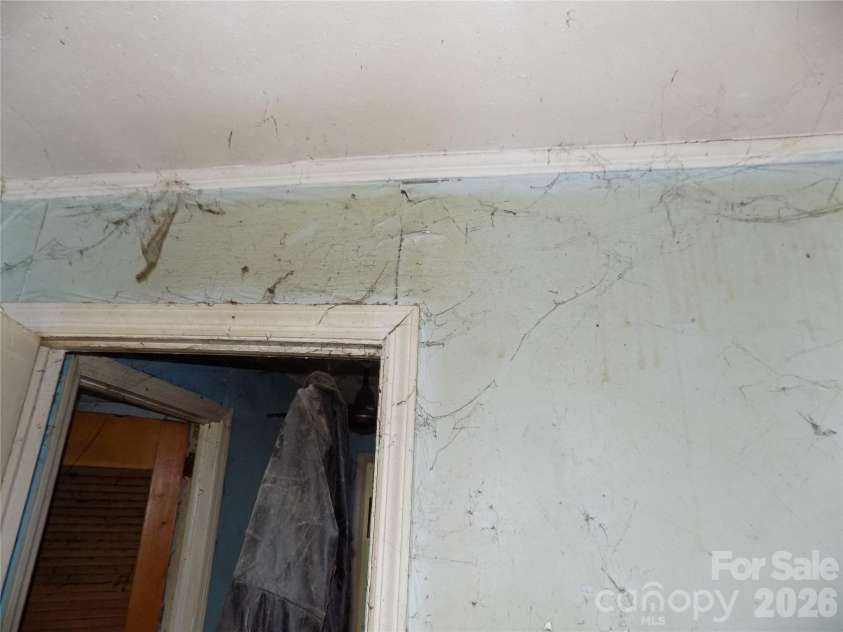 1013 Sixth Avenue, Gastonia, NC 28052.  MLS# CAR4403830, YatesRealty ID 38274. 