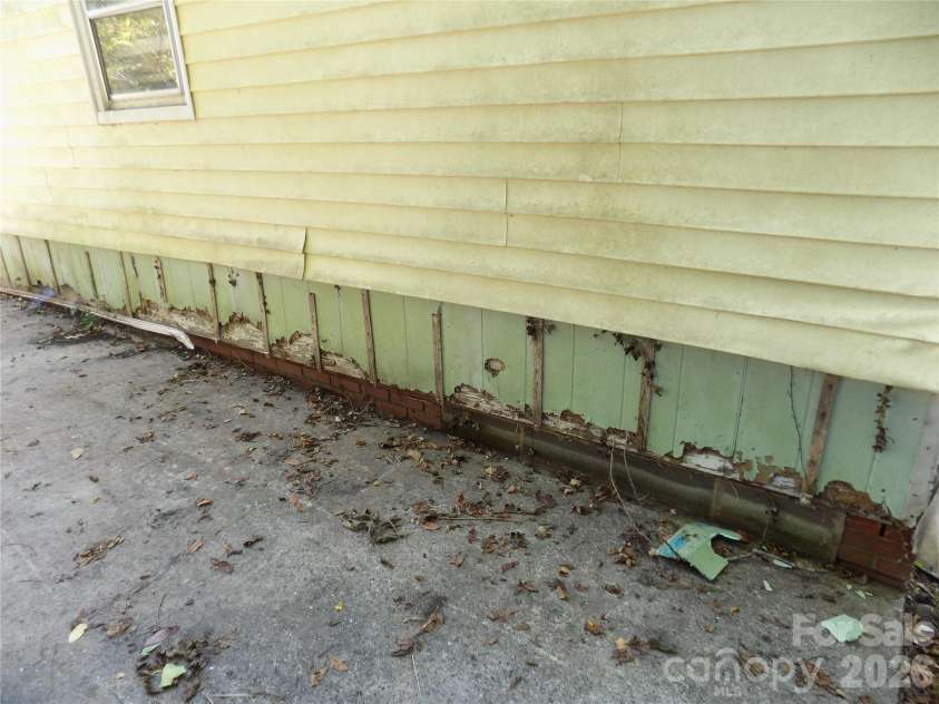 1013 Sixth Avenue, Gastonia, NC 28052.  MLS# CAR4403830, YatesRealty ID 38274. SIDE
