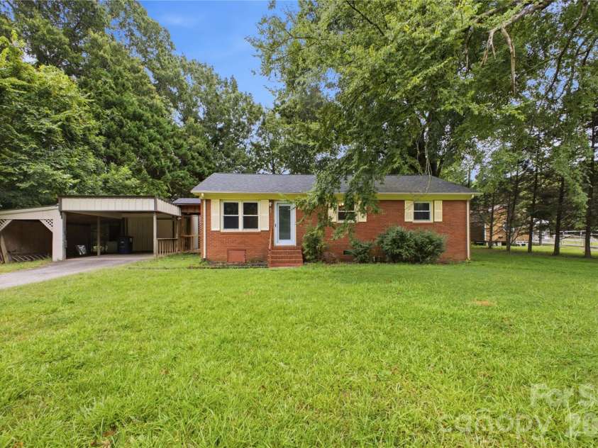 325 Grover Moore Place, Indian Trail, NC 28079.  MLS# CAR4397789, YatesRealty ID 38275. 