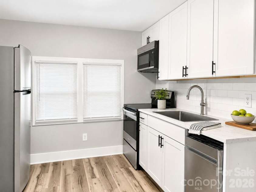 1614 Martin Avenue, Gastonia, NC 28052.  MLS# CAR4402706, YatesRealty ID 38278. Kitchen