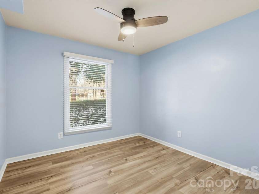 430 Queens Road, Charlotte, NC 28207.  MLS# CAR4340440, YatesRealty ID 3828. 2nd bedroom or office space.  