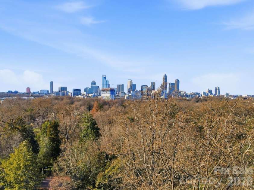 430 Queens Road, Charlotte, NC 28207.  MLS# CAR4340440, YatesRealty ID 3828. Only 2 miles to uptown Charlotte!  Less than 10 miles to Charlotte Douglas Airport. 