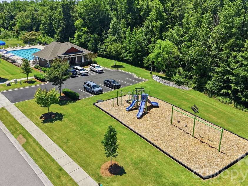 2017 Topaz Plaza, Davidson, NC 28036.  MLS# CAR4404938, YatesRealty ID 38280. Community Amenities - Playground & Pool