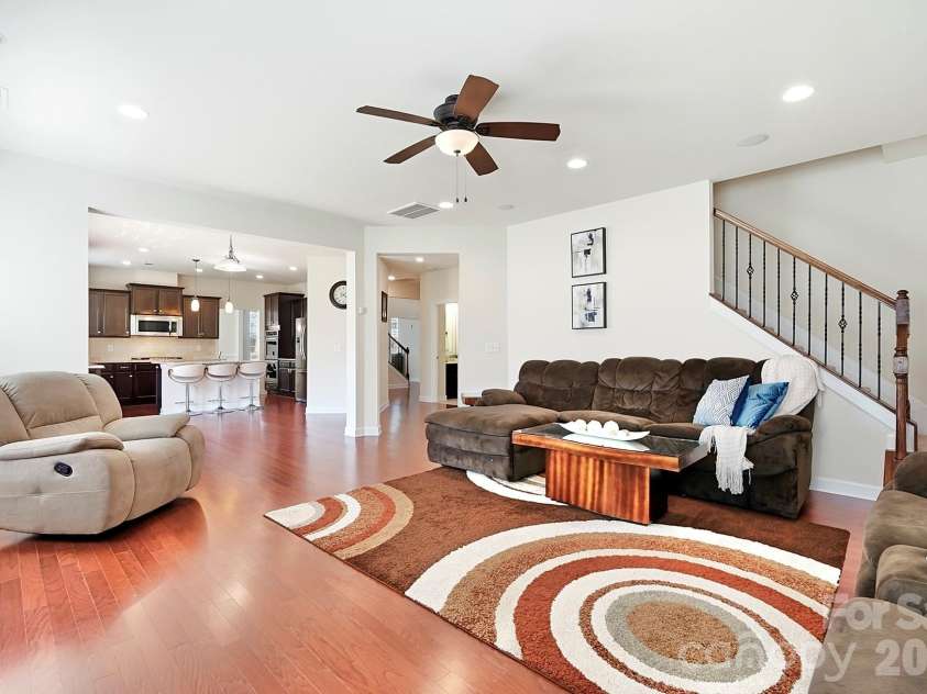 2017 Topaz Plaza, Davidson, NC 28036.  MLS# CAR4404938, YatesRealty ID 38280. Family Room