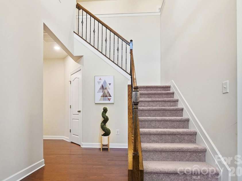 2017 Topaz Plaza, Davidson, NC 28036.  MLS# CAR4404938, YatesRealty ID 38280. Open 2-Story Foyer