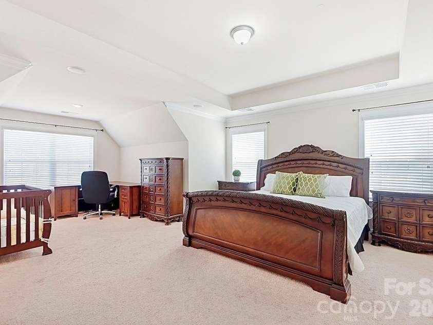 2017 Topaz Plaza, Davidson, NC 28036.  MLS# CAR4404938, YatesRealty ID 38280. Primary Suite - Bedroom