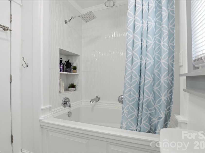 4 Fox Ridge Drive, Granite Falls, NC 28630.  MLS# CAR4387369, YatesRealty ID 38283. 