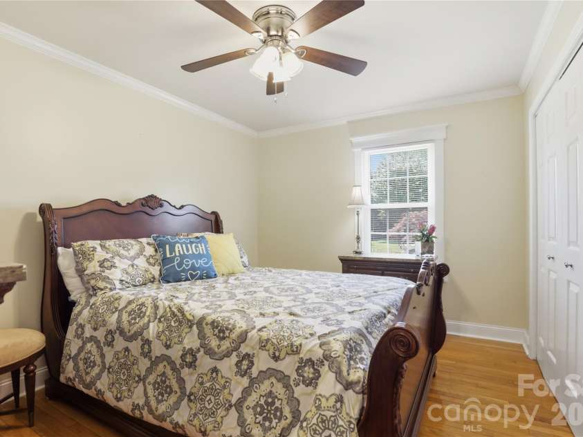 4 Fox Ridge Drive, Granite Falls, NC 28630.  MLS# CAR4387369, YatesRealty ID 38283. 
