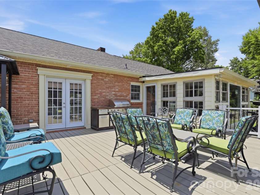 4 Fox Ridge Drive, Granite Falls, NC 28630.  MLS# CAR4387369, YatesRealty ID 38283. 