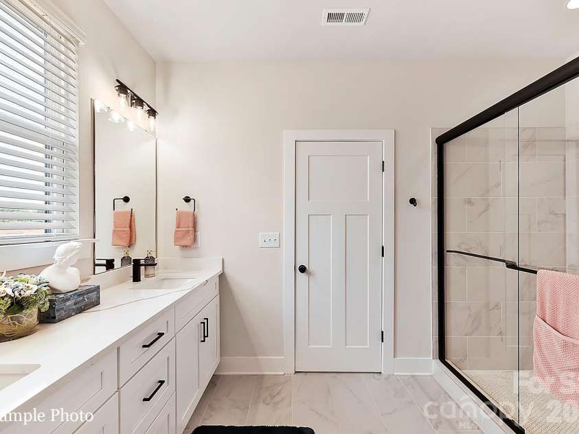 3014 Khan Park Drive, Charlotte, NC 28206.  MLS# CAR4346085, YatesRealty ID 38285. 