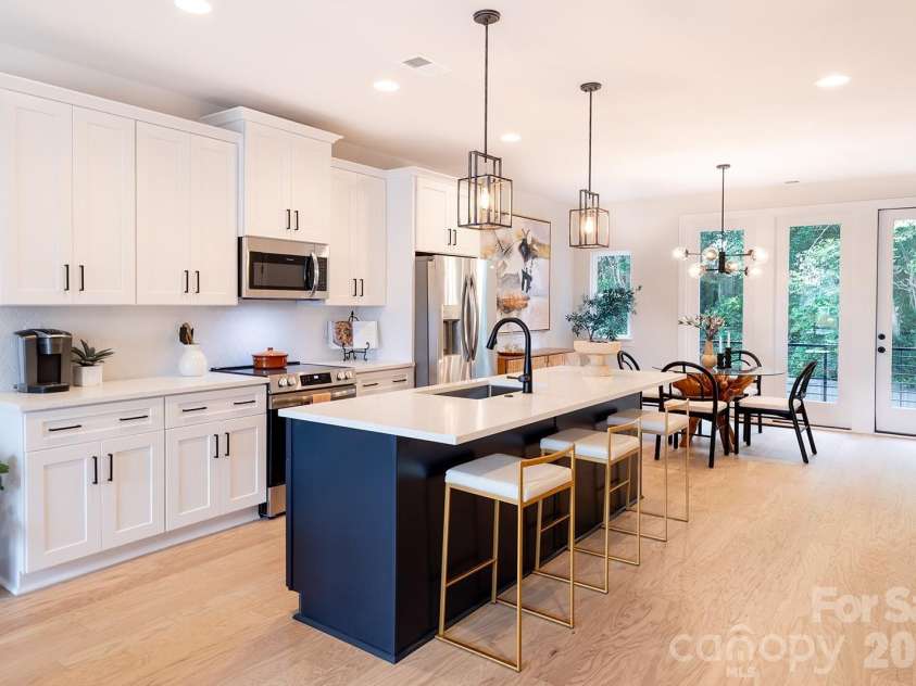 3014 Khan Park Drive, Charlotte, NC 28206.  MLS# CAR4346085, YatesRealty ID 38285. 