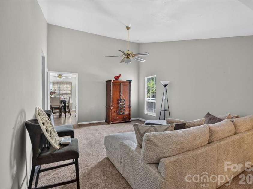 1630 Pamela Lorraine Drive, Charlotte, NC 28213.  MLS# CAR4401866, YatesRealty ID 38288. 