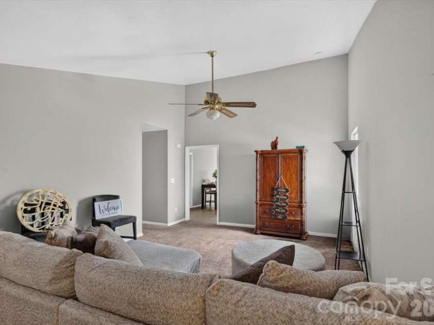 1630 Pamela Lorraine Drive, Charlotte, NC 28213.  MLS# CAR4401866, YatesRealty ID 38288. 