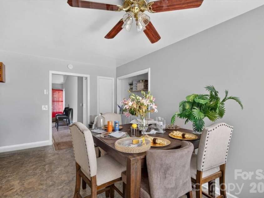 1630 Pamela Lorraine Drive, Charlotte, NC 28213.  MLS# CAR4401866, YatesRealty ID 38288. 