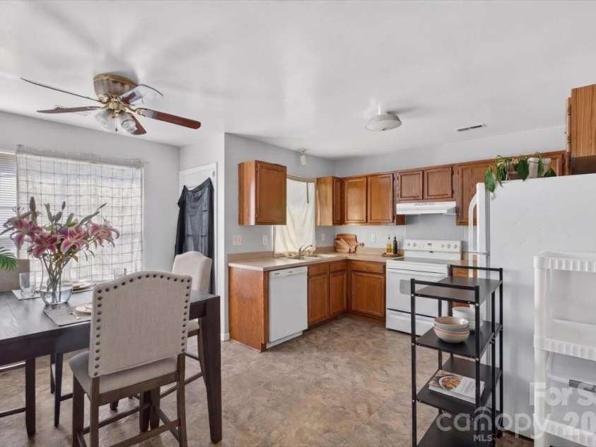 1630 Pamela Lorraine Drive, Charlotte, NC 28213.  MLS# CAR4401866, YatesRealty ID 38288. 