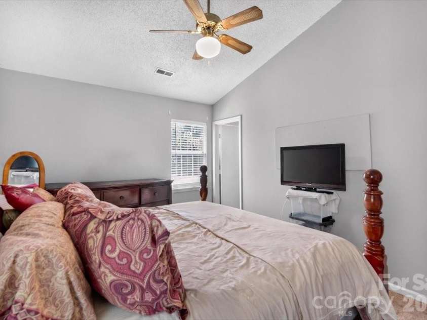 1630 Pamela Lorraine Drive, Charlotte, NC 28213.  MLS# CAR4401866, YatesRealty ID 38288. 