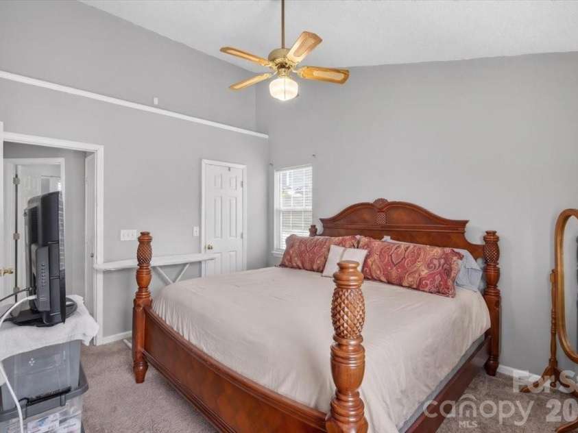 1630 Pamela Lorraine Drive, Charlotte, NC 28213.  MLS# CAR4401866, YatesRealty ID 38288. 
