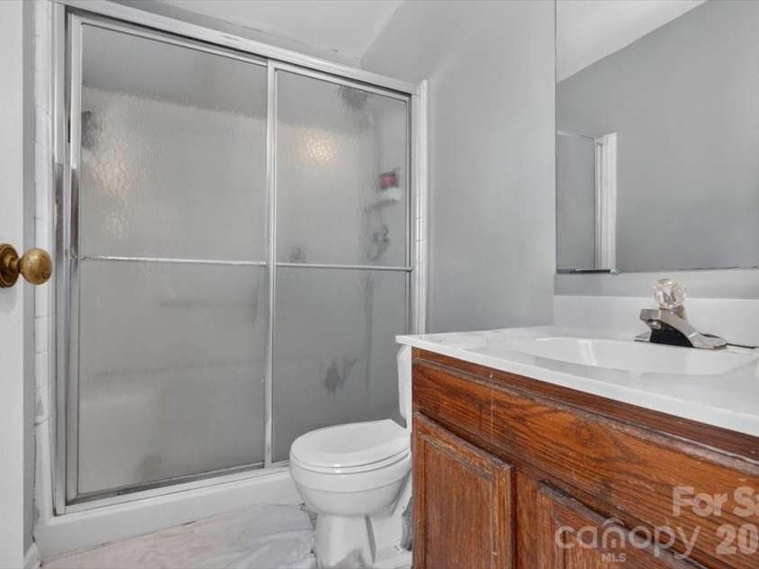 1630 Pamela Lorraine Drive, Charlotte, NC 28213.  MLS# CAR4401866, YatesRealty ID 38288. 