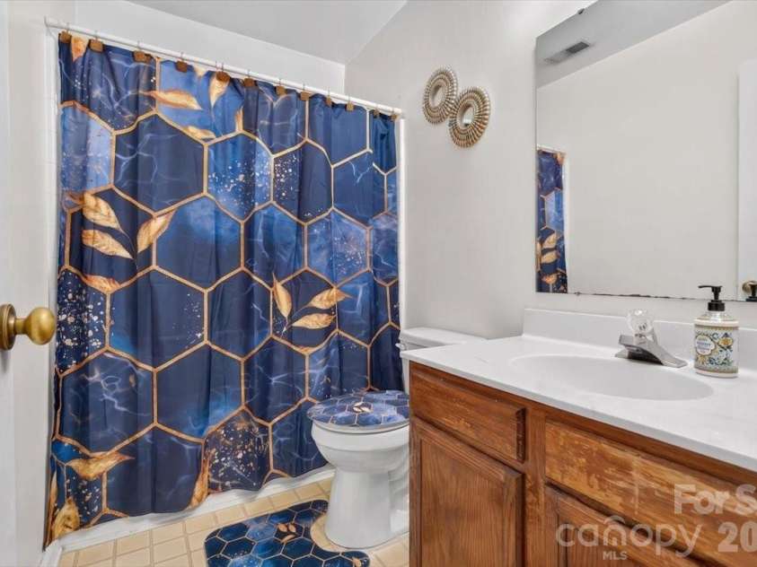 1630 Pamela Lorraine Drive, Charlotte, NC 28213.  MLS# CAR4401866, YatesRealty ID 38288. 