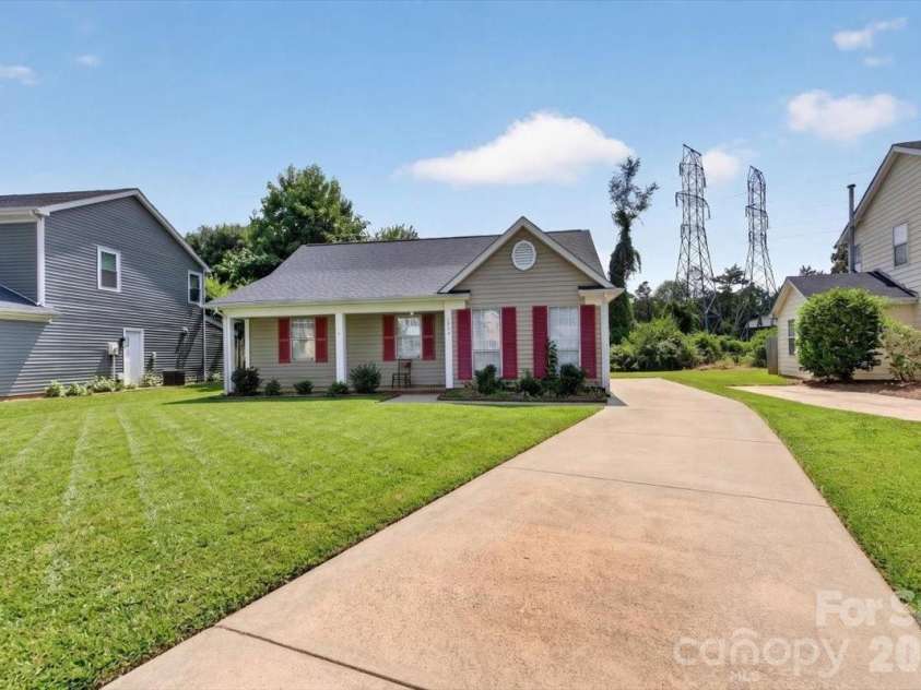 1630 Pamela Lorraine Drive, Charlotte, NC 28213.  MLS# CAR4401866, YatesRealty ID 38288. 