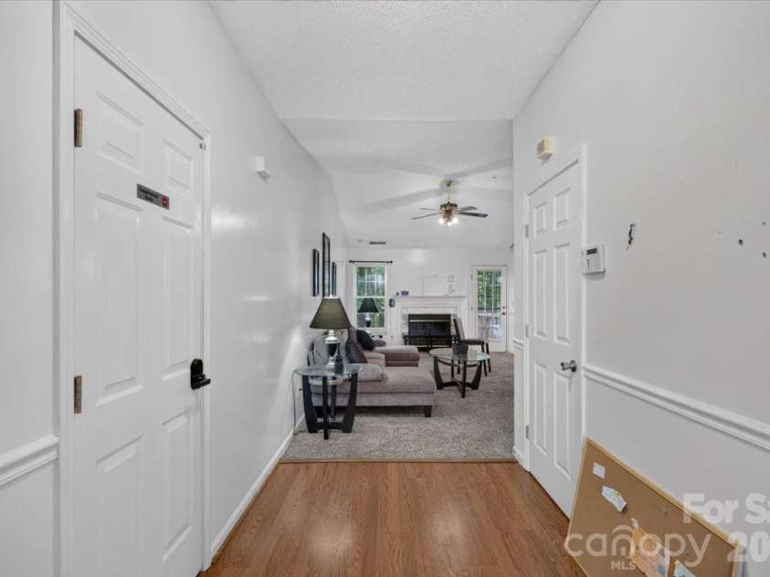 9207 Amy Drive, Charlotte, NC 28213.  MLS# CAR4401738, YatesRealty ID 38289. 