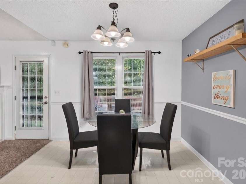 9207 Amy Drive, Charlotte, NC 28213.  MLS# CAR4401738, YatesRealty ID 38289. 