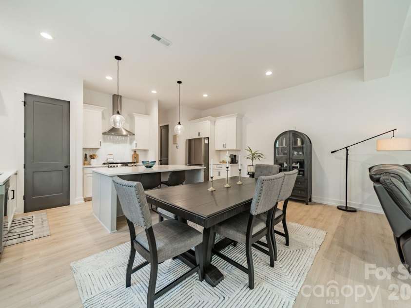 608 Ambassador Street, Charlotte, NC 28208.  MLS# CAR4342257, YatesRealty ID 3829. Dining Area