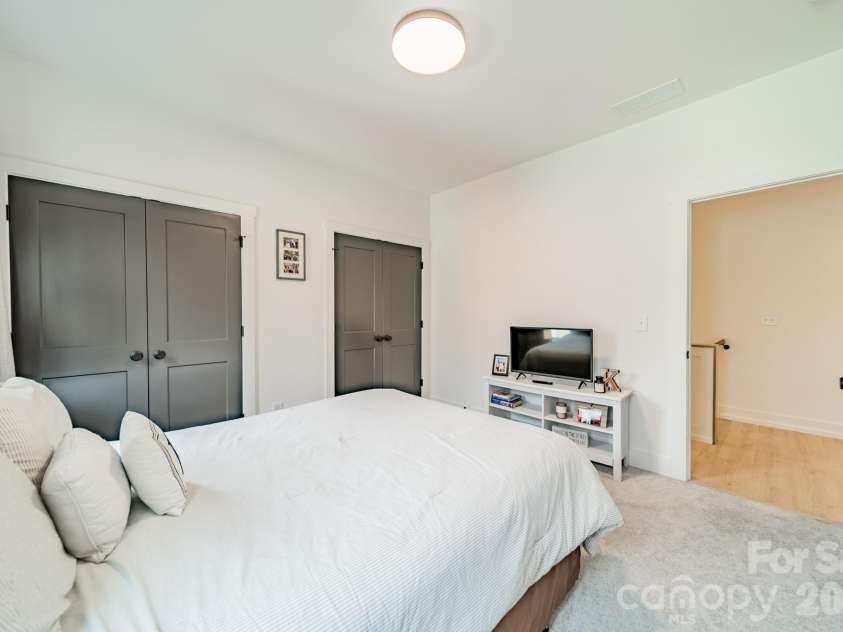 608 Ambassador Street, Charlotte, NC 28208.  MLS# CAR4342257, YatesRealty ID 3829. Guest Bedroom 2