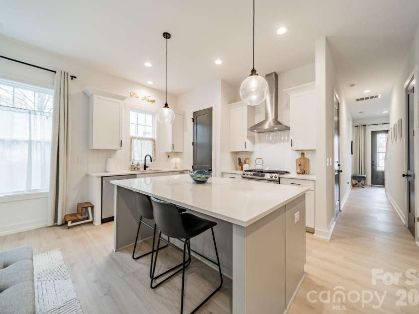 608 Ambassador Street, Charlotte, NC 28208.  MLS# CAR4342257, YatesRealty ID 3829. Kitchen