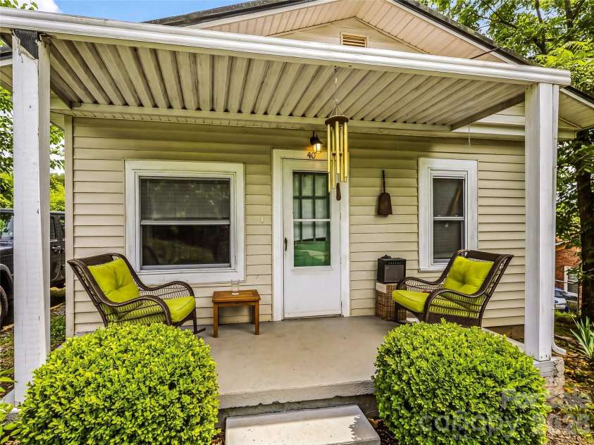 40 Mulberry Street, Asheville, NC 28804.  MLS# CAR4405091, YatesRealty ID 38290. 