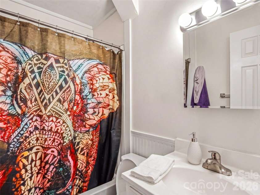 40 Mulberry Street, Asheville, NC 28804.  MLS# CAR4405091, YatesRealty ID 38290. 