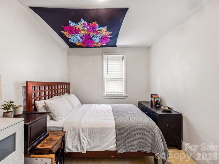 40 Mulberry Street, Asheville, NC 28804.  MLS# CAR4405091, YatesRealty ID 38290. 
