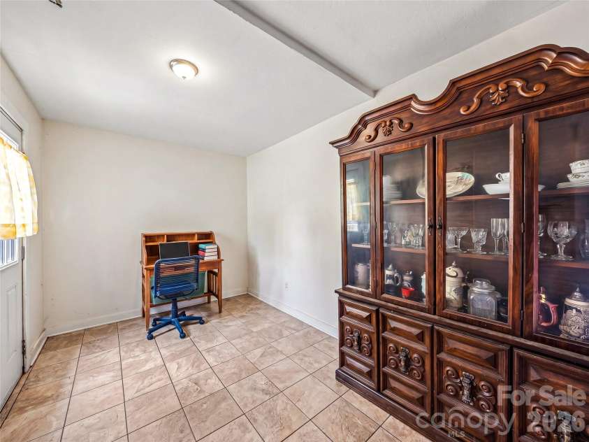 40 Mulberry Street, Asheville, NC 28804.  MLS# CAR4405091, YatesRealty ID 38290. 