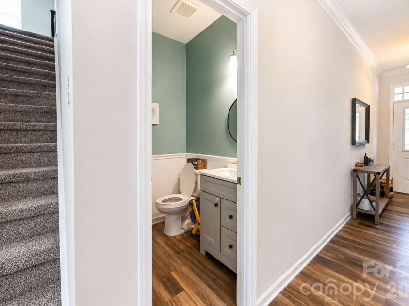 16033 Fieldstone Trace, Charlotte, NC 28278.  MLS# CAR4389592, YatesRealty ID 38292. 