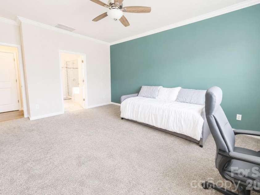 16033 Fieldstone Trace, Charlotte, NC 28278.  MLS# CAR4389592, YatesRealty ID 38292. 