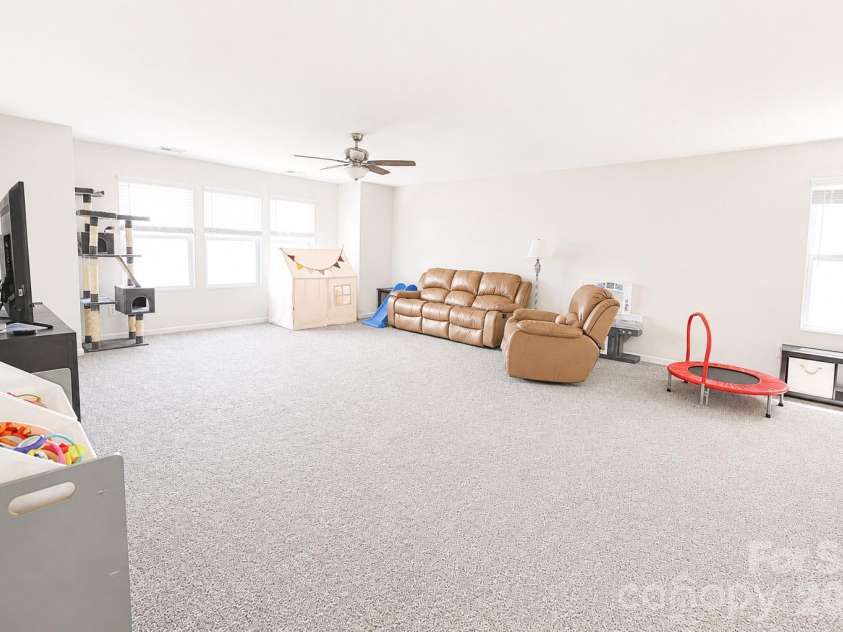 16033 Fieldstone Trace, Charlotte, NC 28278.  MLS# CAR4389592, YatesRealty ID 38292. 