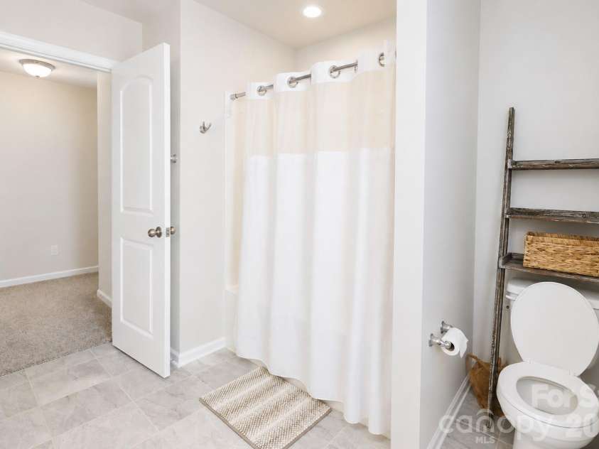 16033 Fieldstone Trace, Charlotte, NC 28278.  MLS# CAR4389592, YatesRealty ID 38292. 