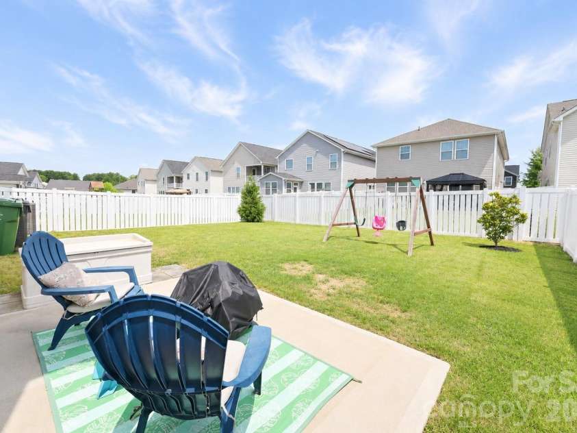 16033 Fieldstone Trace, Charlotte, NC 28278.  MLS# CAR4389592, YatesRealty ID 38292. 