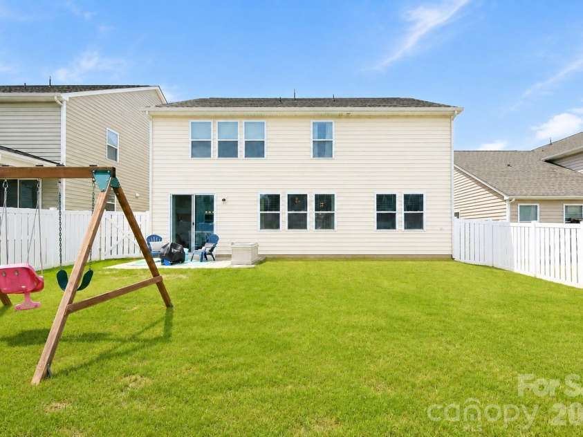 16033 Fieldstone Trace, Charlotte, NC 28278.  MLS# CAR4389592, YatesRealty ID 38292. 