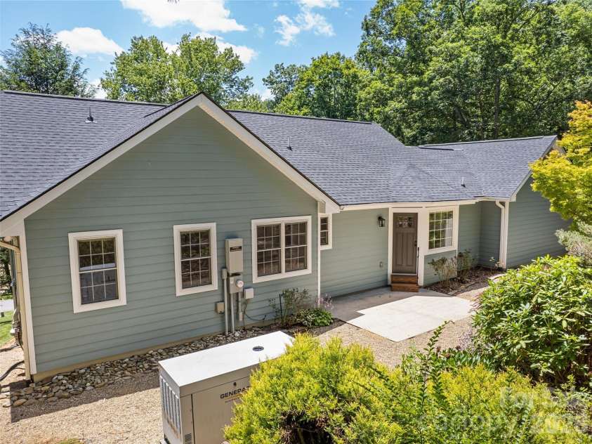 4 Leisure Wood Drive, Canton, NC 28716.  MLS# CAR4400086, YatesRealty ID 38293. 