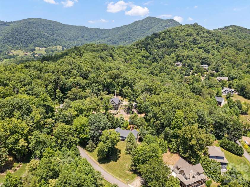 4 Leisure Wood Drive, Canton, NC 28716.  MLS# CAR4400086, YatesRealty ID 38293. 