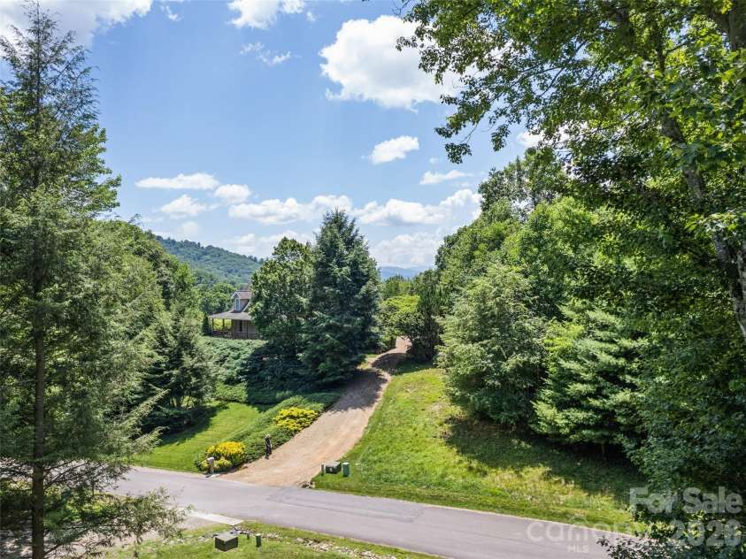 4 Leisure Wood Drive, Canton, NC 28716.  MLS# CAR4400086, YatesRealty ID 38293. 