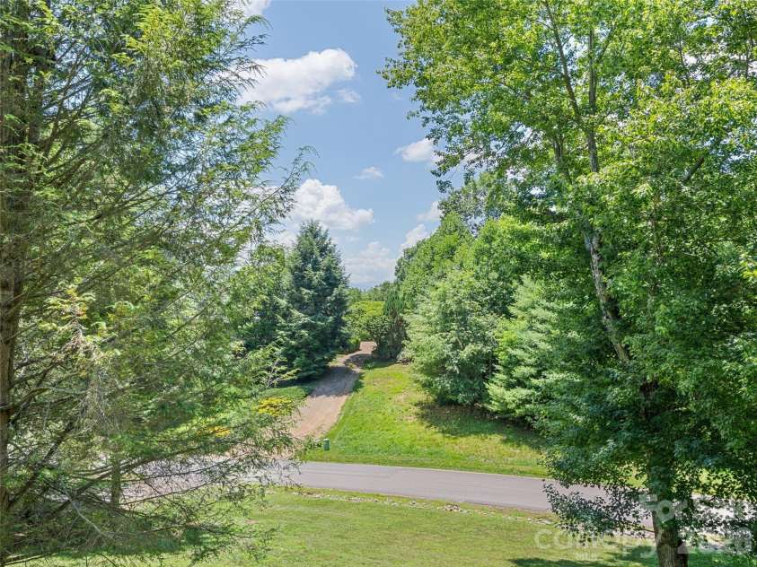 4 Leisure Wood Drive, Canton, NC 28716.  MLS# CAR4400086, YatesRealty ID 38293. 