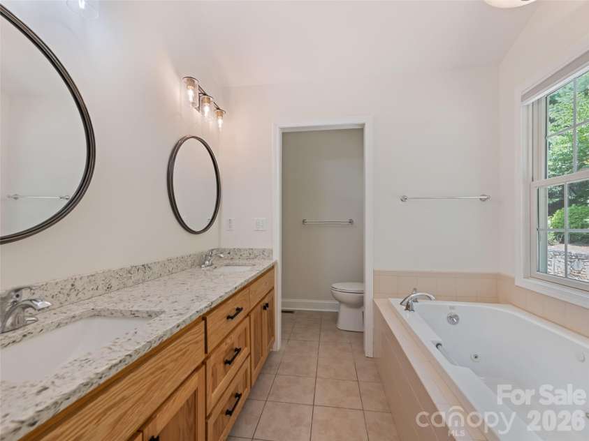 4 Leisure Wood Drive, Canton, NC 28716.  MLS# CAR4400086, YatesRealty ID 38293. 