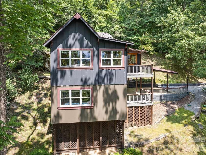 145 Hiaway Trail, Clyde, NC 28721.  MLS# CAR4401337, YatesRealty ID 38295. 