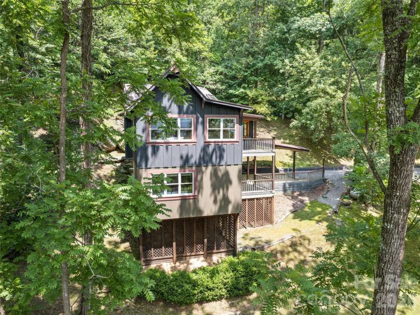 145 Hiaway Trail, Clyde, NC 28721.  MLS# CAR4401337, YatesRealty ID 38295. 