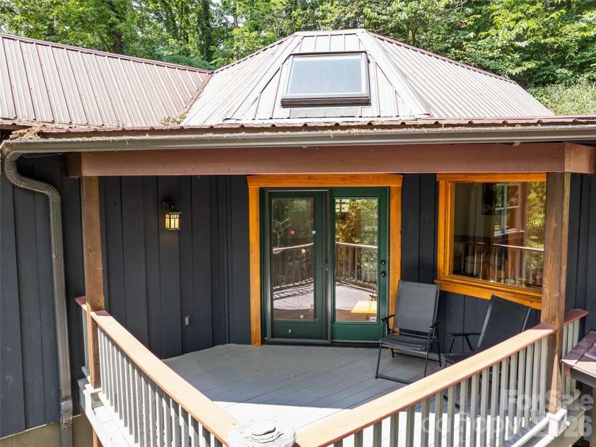 145 Hiaway Trail, Clyde, NC 28721.  MLS# CAR4401337, YatesRealty ID 38295. 